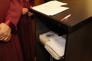 Прокуратурата трябва да плати 20 хил лв на родителите на