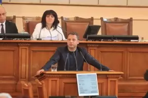 Делян Добрев: Политически доубит съм