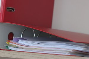 Времената в които държавните фирми харчеха голяма част от парите