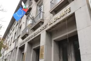 Спанак с татул е засечен на пазара