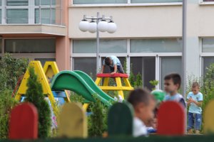 Внучетата на директори учители и помощен персонал от столичните детски