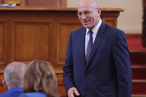 Общинските съвети получиха правото да създават звена от служители които