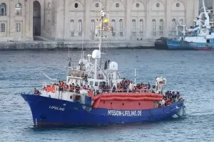 Осем души загинаха след преобръщане на лодка с мигранти