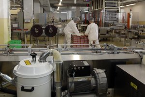 300 000 работници и служители или около 10 от заетите