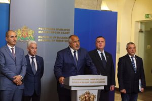 Изборите свършиха на вратата чукат следващите Бойко Борисов свали от джипа най близкия