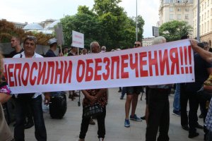 Търговци на горива отново плашат с протести на жълтите жилетки