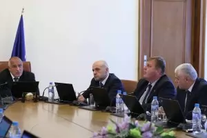 Каракачанов се притесни от фалшива новина за овцете