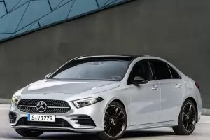 Mercedes-Benz превърна малката A-Class в лимузина