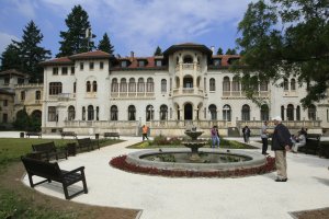 Симеон Сакскобургготски и сестра му Мария Луиза са собственици на парка