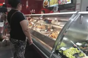 Над 100 тона заразено пилешко месо е достигнало до българския пазар