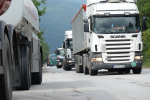 Големите транспортни фирми у нас се надяват че пакетът Мобилност  може