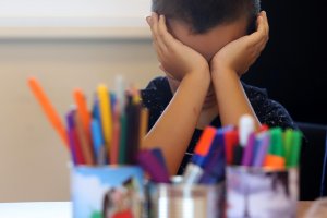 Децата на родители със средно и висше образование се справят