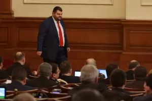 "Огромна" проверка на Пеевски не открила нещо незаконно