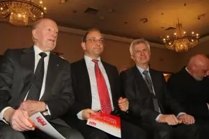 Поддръжници на Сакскобургготски ще бранят царските имоти 