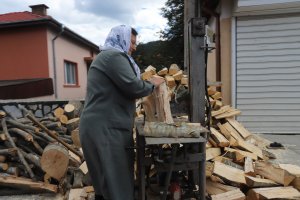 В навечерието на местните избори 255 000 бедни домакинства ще получат