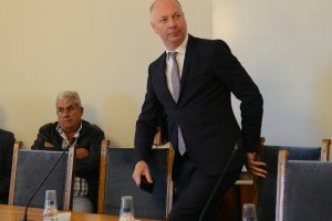 На фона на прокурорските акции за купени книжки и подкупи и