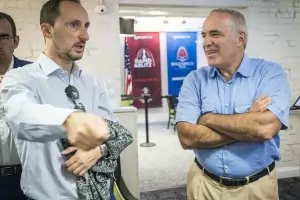 Топалов спечели $30 000 от победата над Каспаров