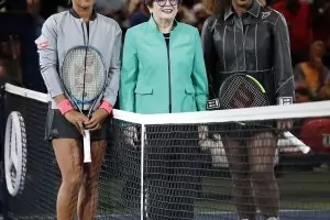 Серена Уилямс бе глобена със $17 000 за поведението си