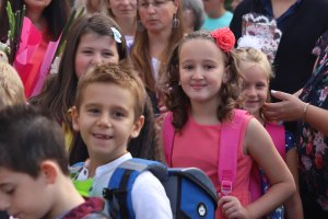 Учебната 2019 20 година започва днес за над 700 хиляди ученици