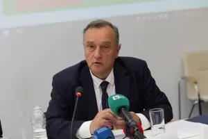 Ремонтите по "Тракия" и "Хемус" се замразяват до пролетта