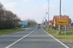 Четвърт век след войната Вуковар продължава да е разделен