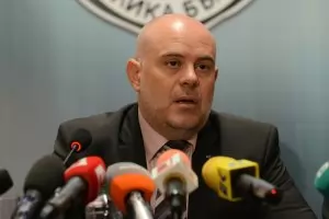 Прокуратурата отново арестува лекари за реекспорт