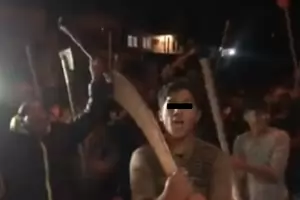 Ромските махали в Русе се въоръжиха с ятагани и брадви