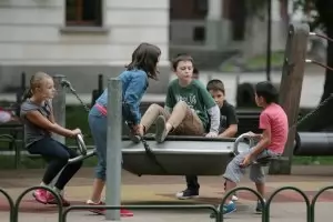 Равнис, мирно и ходом марш на задължителен лагер!