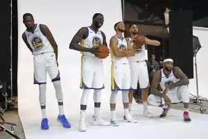 Само чудо може да спре "Голдън Стейт" в НБА