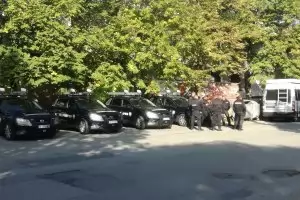 Жандармерия едва овладя поредна разгневена ромска махала