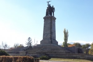  Паметникът на Съветската армия в София ще бъде ремонтиран с