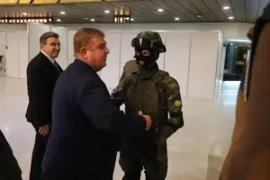 Парламентът върна срочната военна служба - засега само доброволно