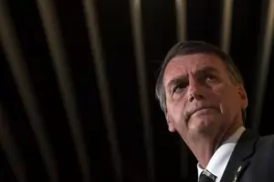 Крайнодесният Жаир Болсонаро печели изборите за президент в Бразилия