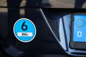 Албания спира вноса на стари коли