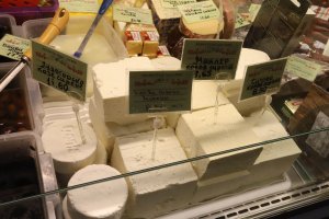 Комисията за защита на конкуренцията КЗК санкционира две млекопреработващи предприятия