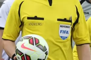 Феновете на "Левски" се обявиха срещу съдията на мача в Разград