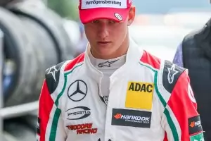 Синът на Шумахер върви уверено към Формула 1