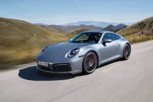 Легендата Porsche 911 смени поколенията