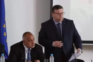 Цацаров отвори широк фронт на Борисов