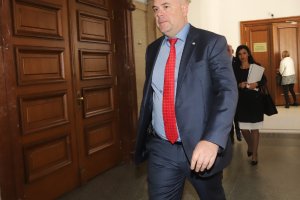 Да имаш юридическа диплома от Академията на МВР известна още