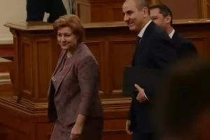 ГЕРБ и патриотите поставиха под риск и машинното гласуване