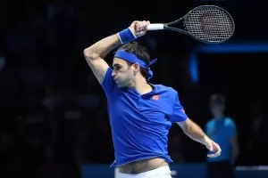 Федерер запази шанс за 1/2-финал в Лондон