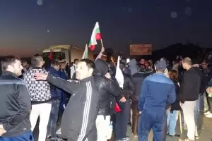 Бунтът на шофьорите 
блокира България