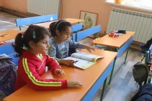 МОН отпуска над 1 млн. лв. за подкрепа на ромски ученици