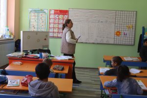 Близо 6 от децата отпадат от училище заради бедност а