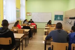 Училища от двойкаджии - как е възможно това?