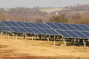 Слънцето и вятъра произвеждат 10 % от енергията на света