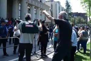 Никола Груевски изчезна и не влезе в затвора