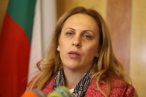 Вицепремиерът и министър на туризма Марияна Николова е на работно