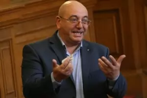 Емил Димитров: Цените на горивата са високи само заради скъпия петрол